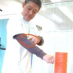 肘の外側の筋肉が痛む